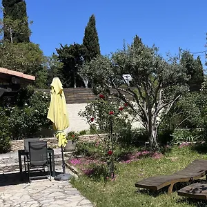 https://studio-en-provence.fr-provencehotel.com