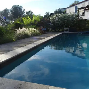 https://les-ecrins-daix-en-provence.fr-provencehotel.com
